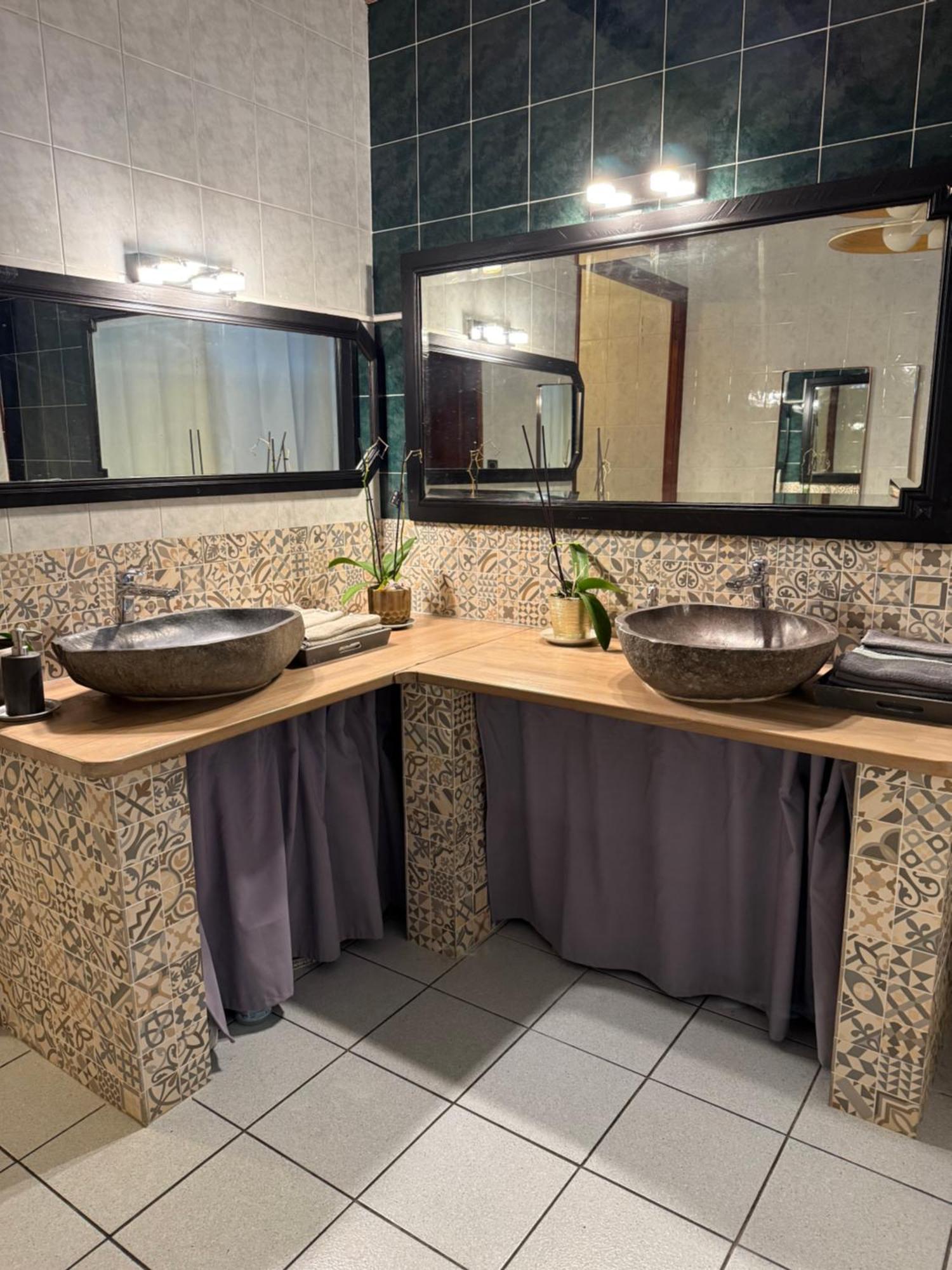 Savoy Hotel Le Bourget-du-Lac Luaran gambar